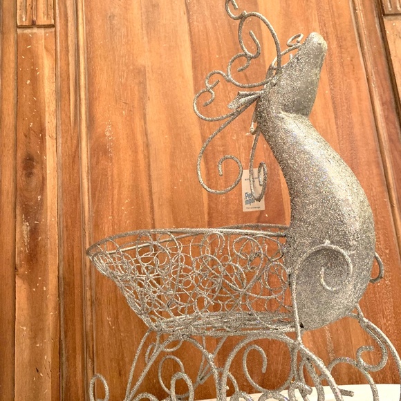 Pier 1 Silver Metal Glitter Reindeer Sleigh Basket Holiday Decor - Picture 7 of 8